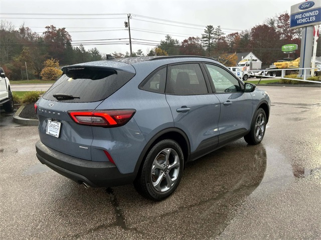 2025 Ford Escape ST-Line photo 3