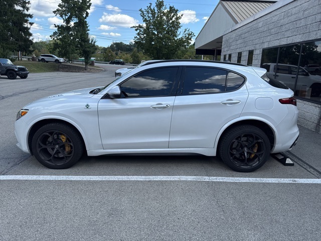 2018 Alfa Romeo Stelvio Quadrifoglio photo 4