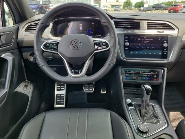 2024 Volkswagen Tiguan SE R-Line Black photo 9