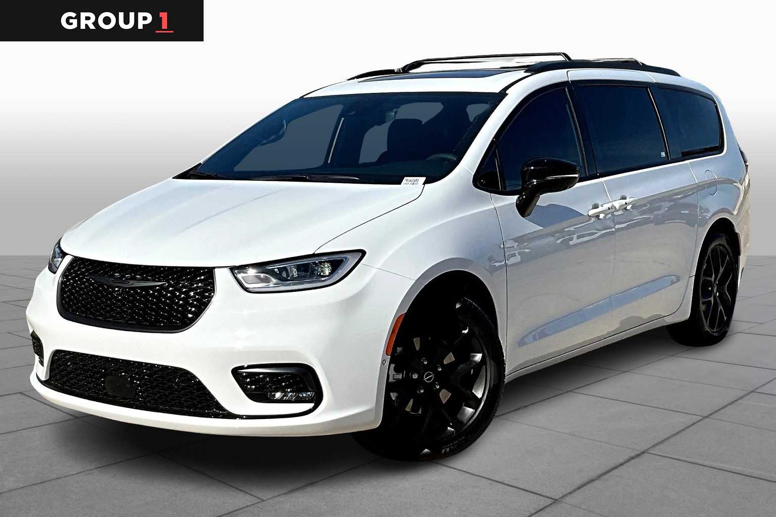 2026 Chrysler Pacifica Limited's photo