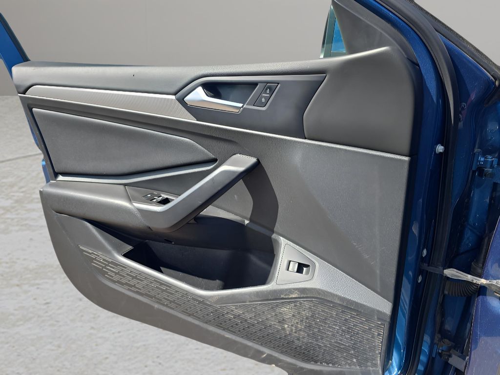 2019 Volkswagen Jetta SE photo 16