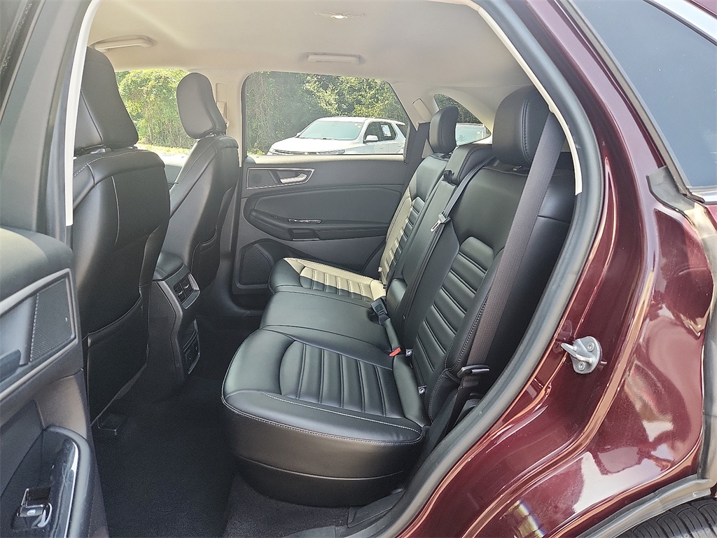 2020 Ford Edge SEL photo 9