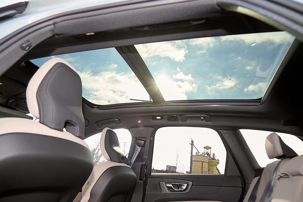 2026 VOLVO XC60 - Image 20