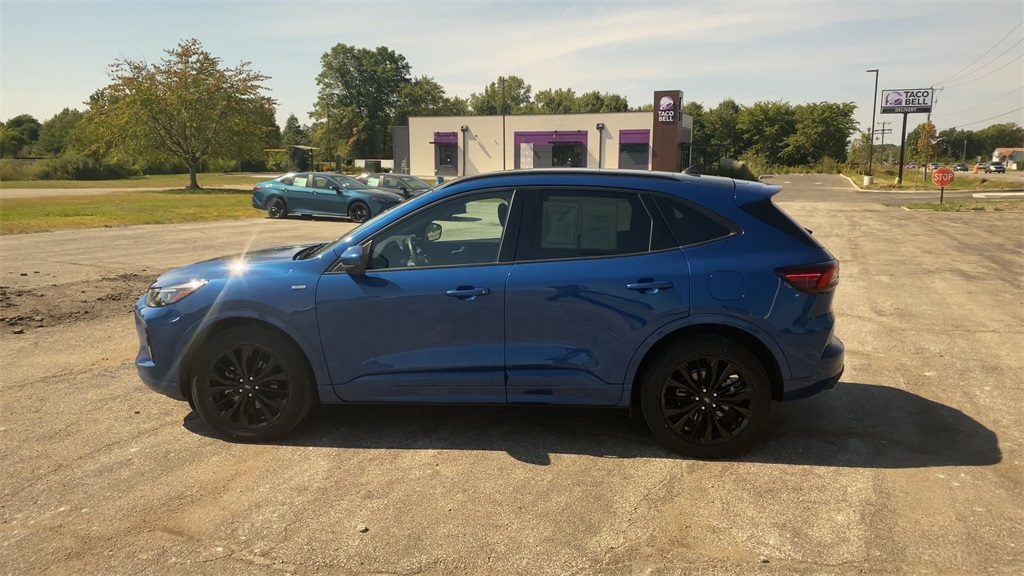 2023 Ford Escape ST-Line Elite photo 5