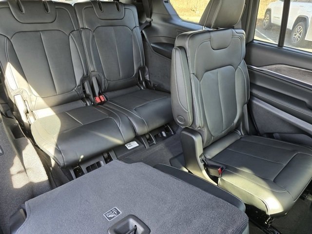 2025 Jeep Grand Cherokee Overland photo 26