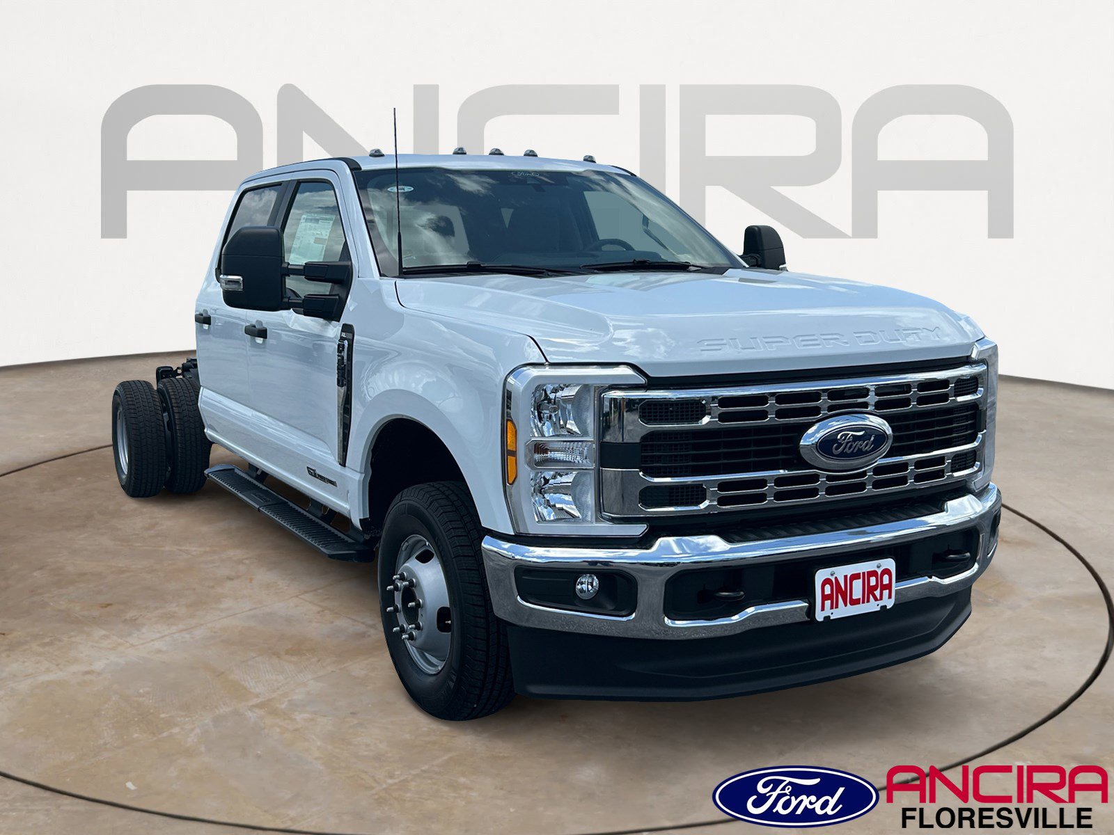 2025 Ford F-350 Super Duty Chassis Cab XL's photo