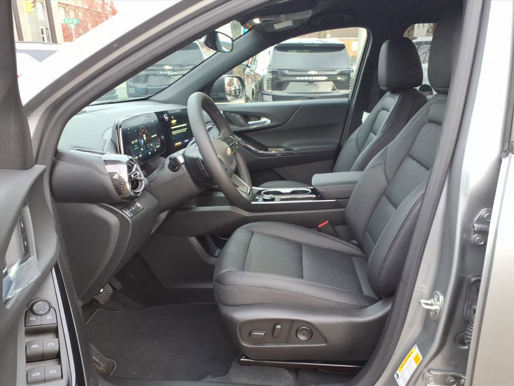 2026 Chevrolet Equinox LT photo 4