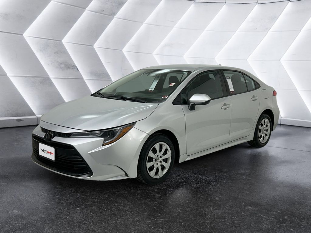2023 Toyota Corolla LE photo 3
