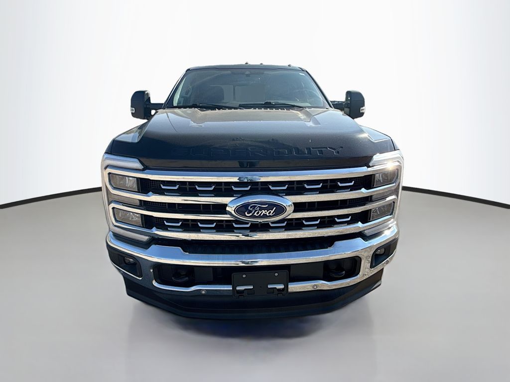 2023 Ford F-250 Lariat photo 2
