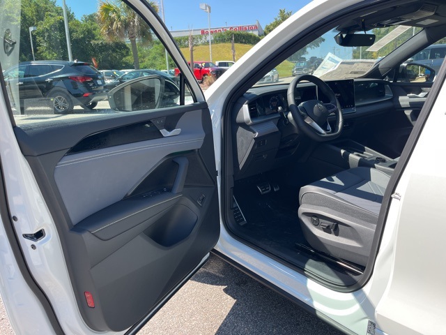 2025 Volkswagen Tiguan SE R-Line Black photo 3