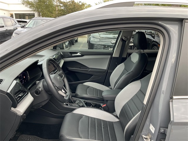 2022 Volkswagen Taos SEL photo 8