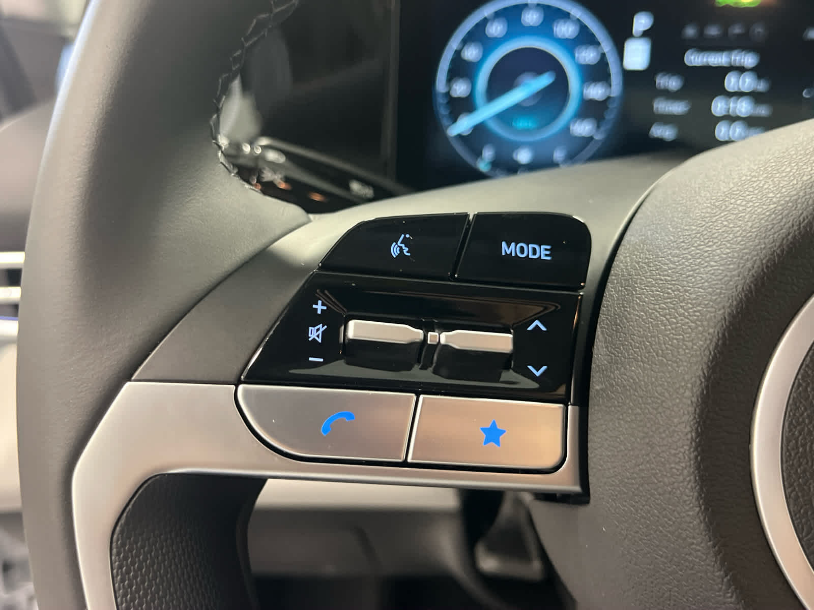 2025 Hyundai Elantra Hybrid Limited photo 30