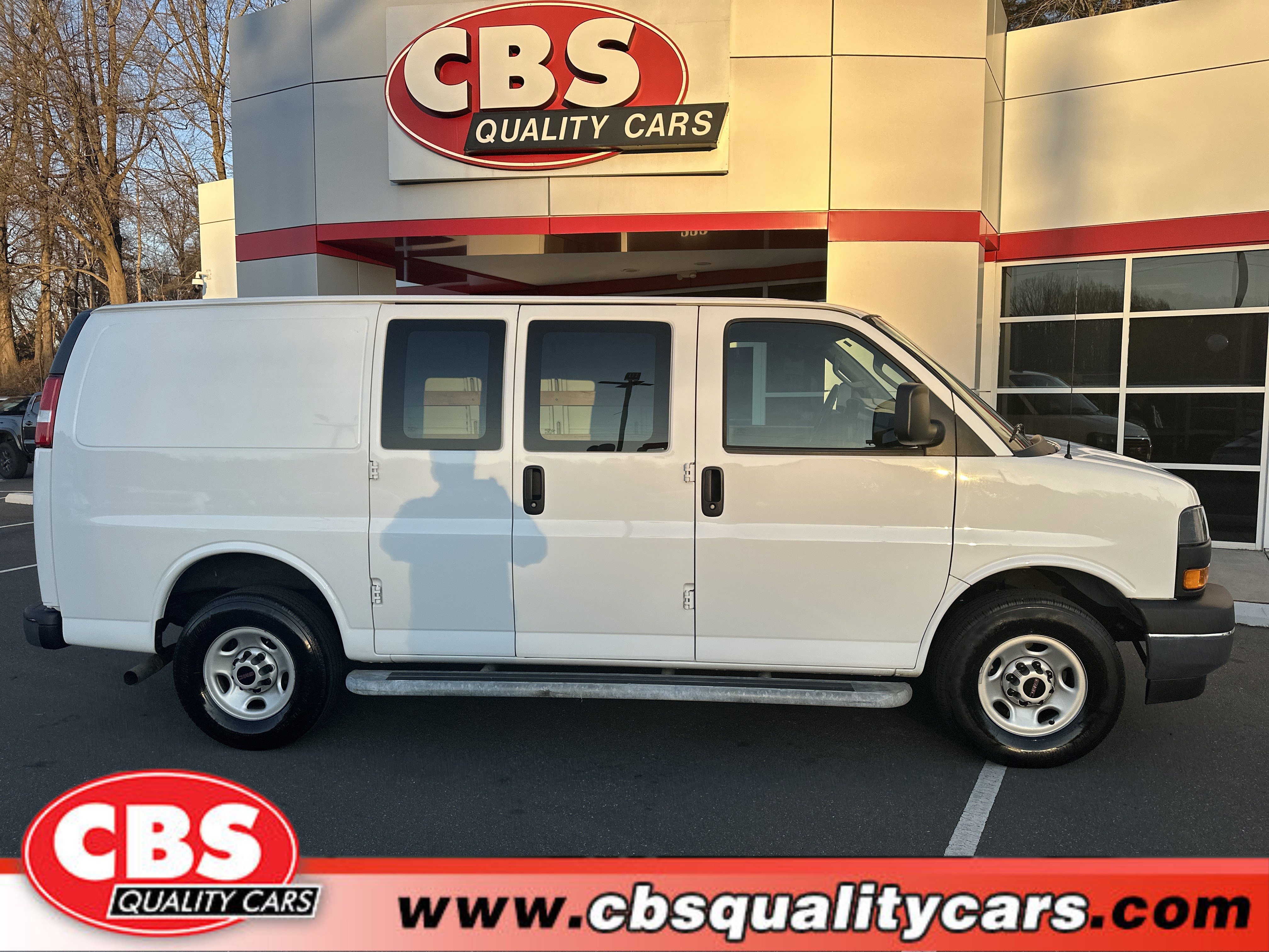 2023 GMC Savana Cargo Work Van's photo