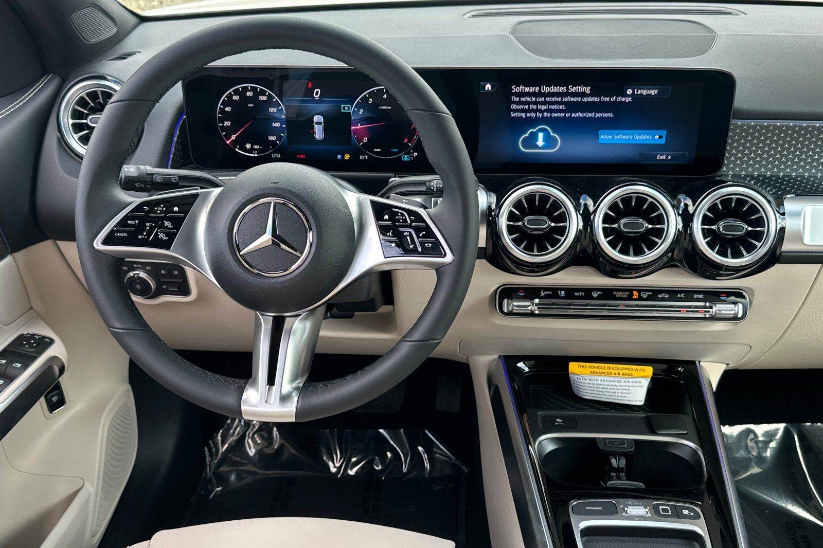 2025 Mercedes Benz GLB 250 photo 21