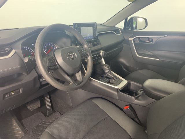 2022 Toyota RAV4 LE photo 12