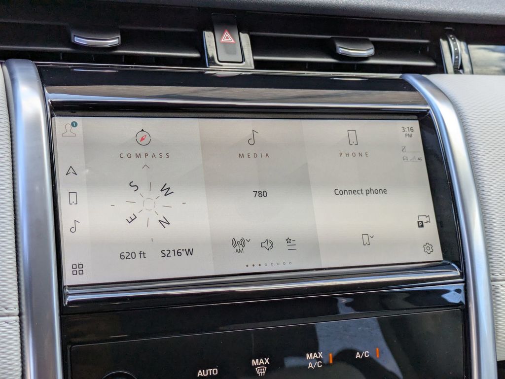 2023 Land Rover Discovery Sport SE R-Dynamic photo 18