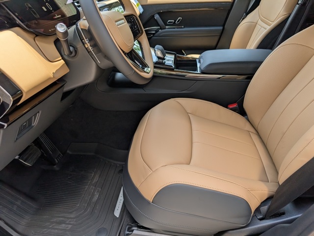 2025 Land Rover Range Rover Sport SE photo 20