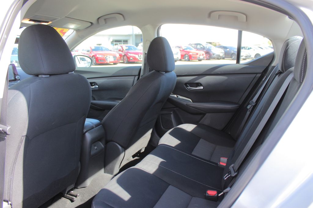 2021 Nissan Sentra SV photo 10