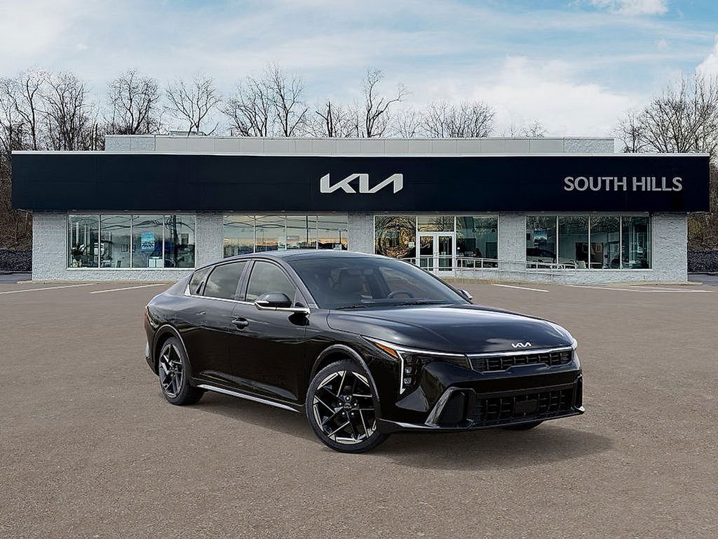 2025 Kia K4 GT-Line photo 6