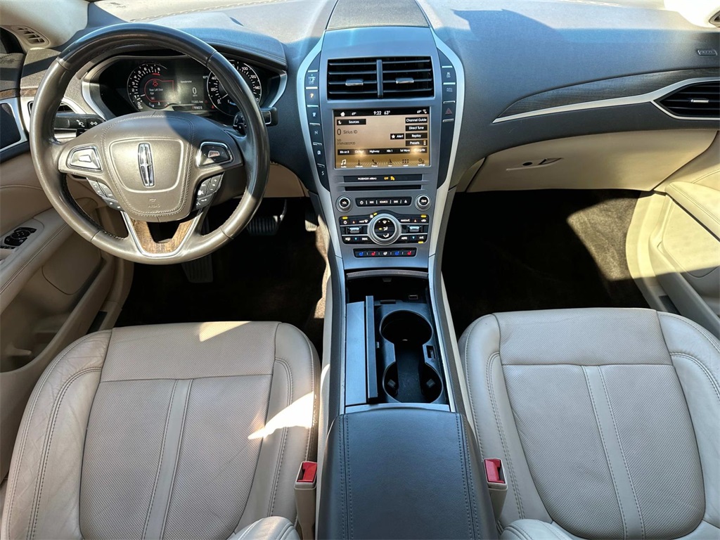 2017 Lincoln MKZ Reserve photo 3