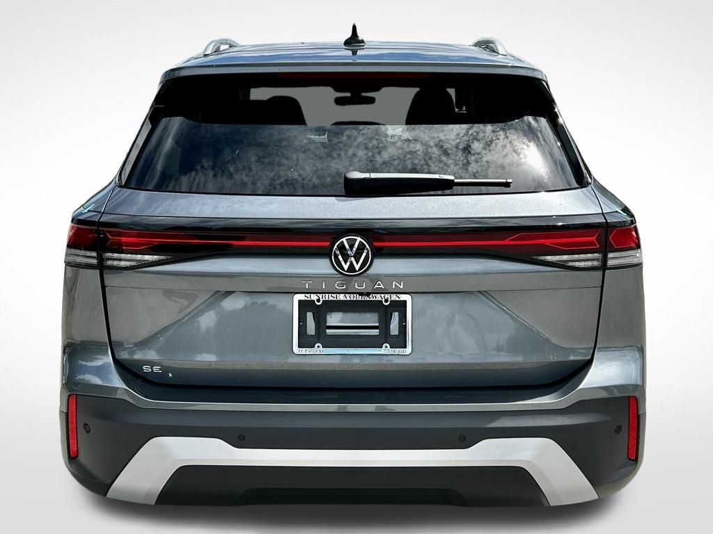 2025 Volkswagen Tiguan SE photo 4