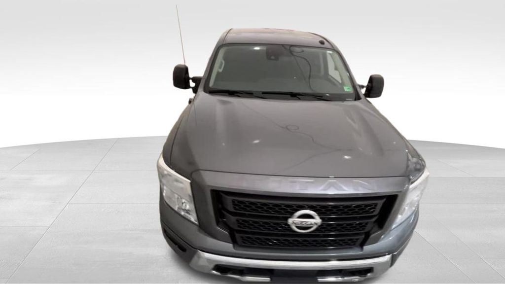2021 Nissan Titan SV photo 6