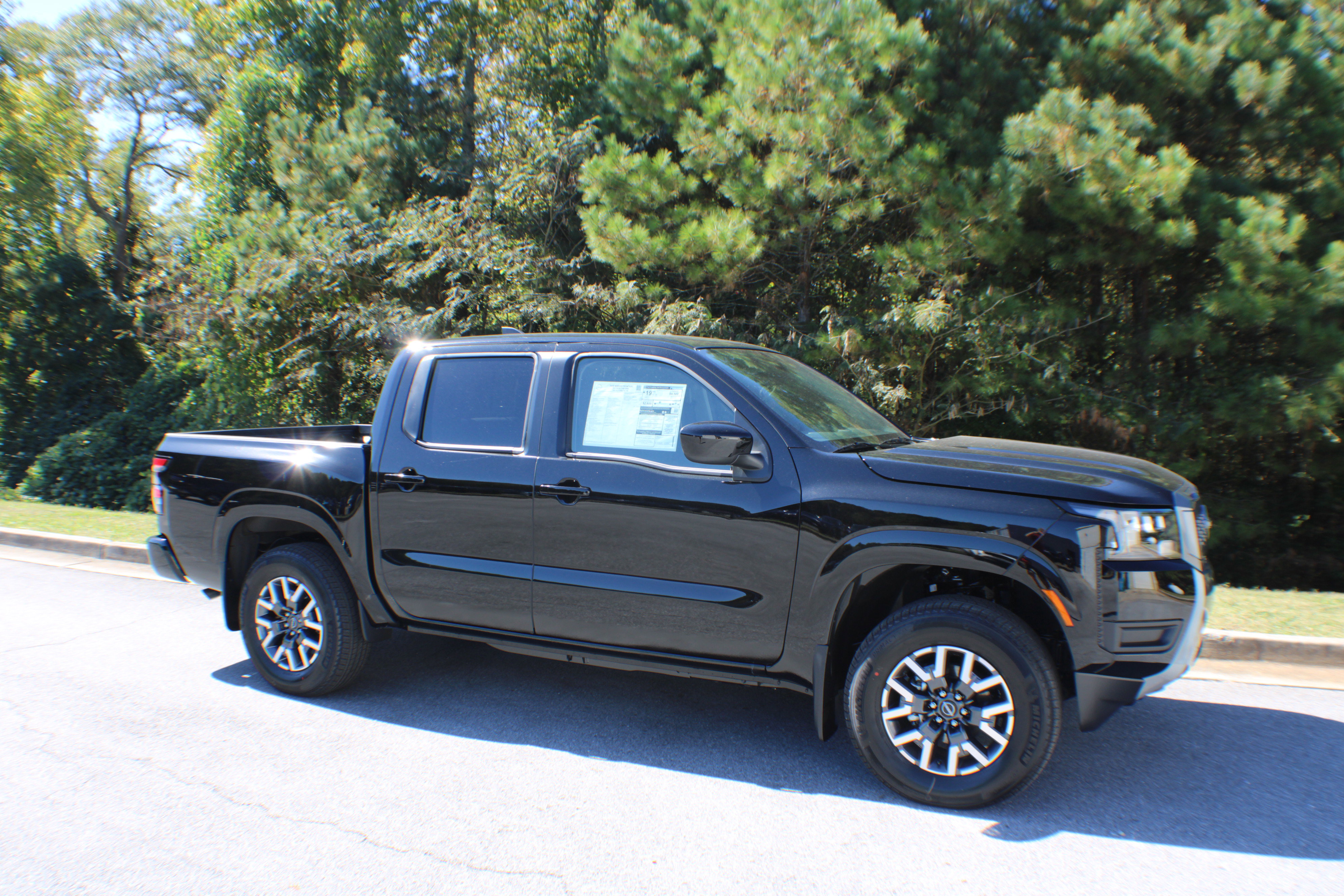 2026 Nissan Frontier SV's photo