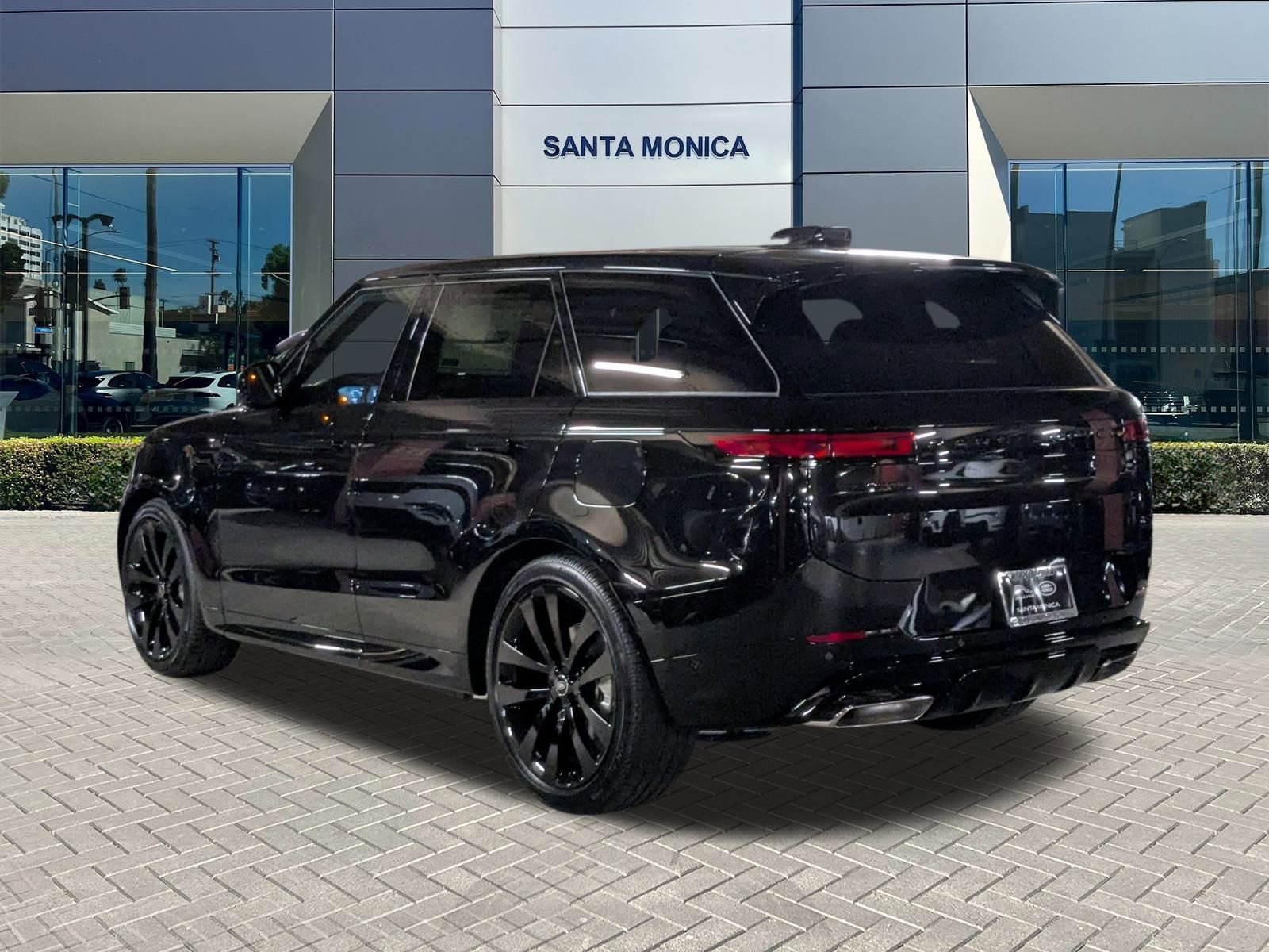 2025 Land Rover Range Rover Sport SE photo 9