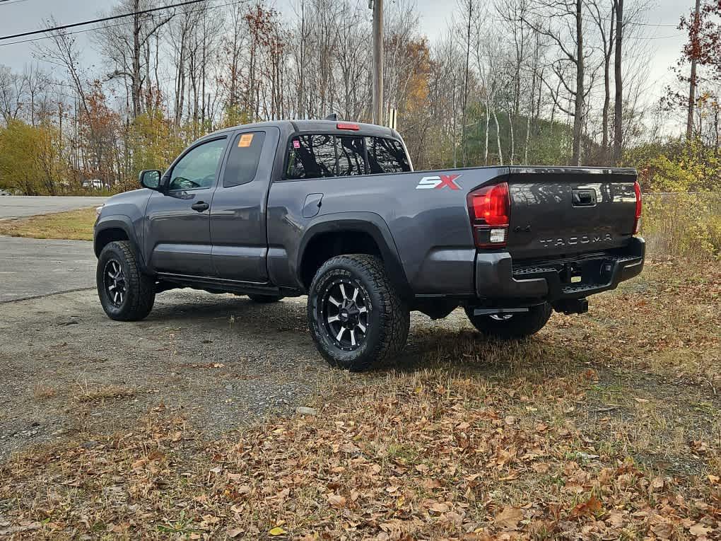 2022 Toyota Tacoma SR 4x4 photo 3