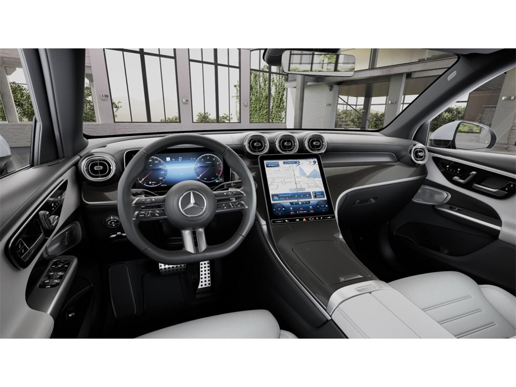 2025 Mercedes Benz GLC 300 4MATIC photo 3