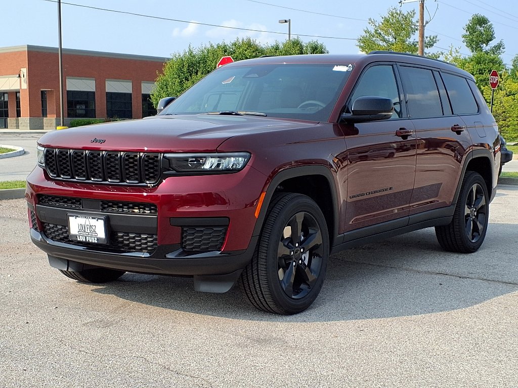 2025 Jeep Grand Cherokee Altitude X photo 2