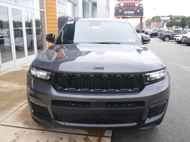 2025 Jeep Grand Cherokee Limited photo 4