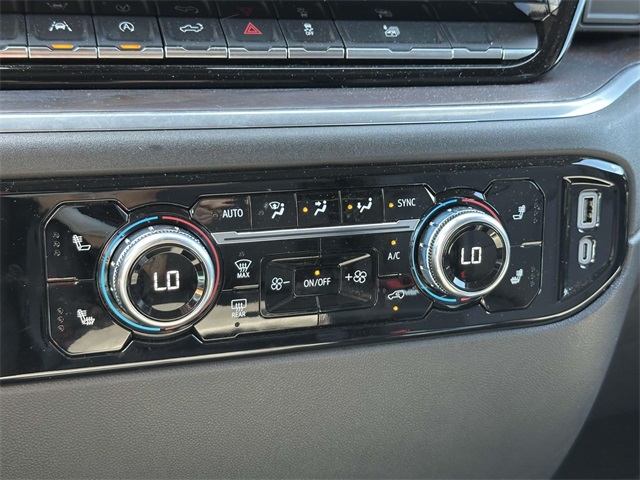2024 Gmc Sierra 1500 SLT photo 14