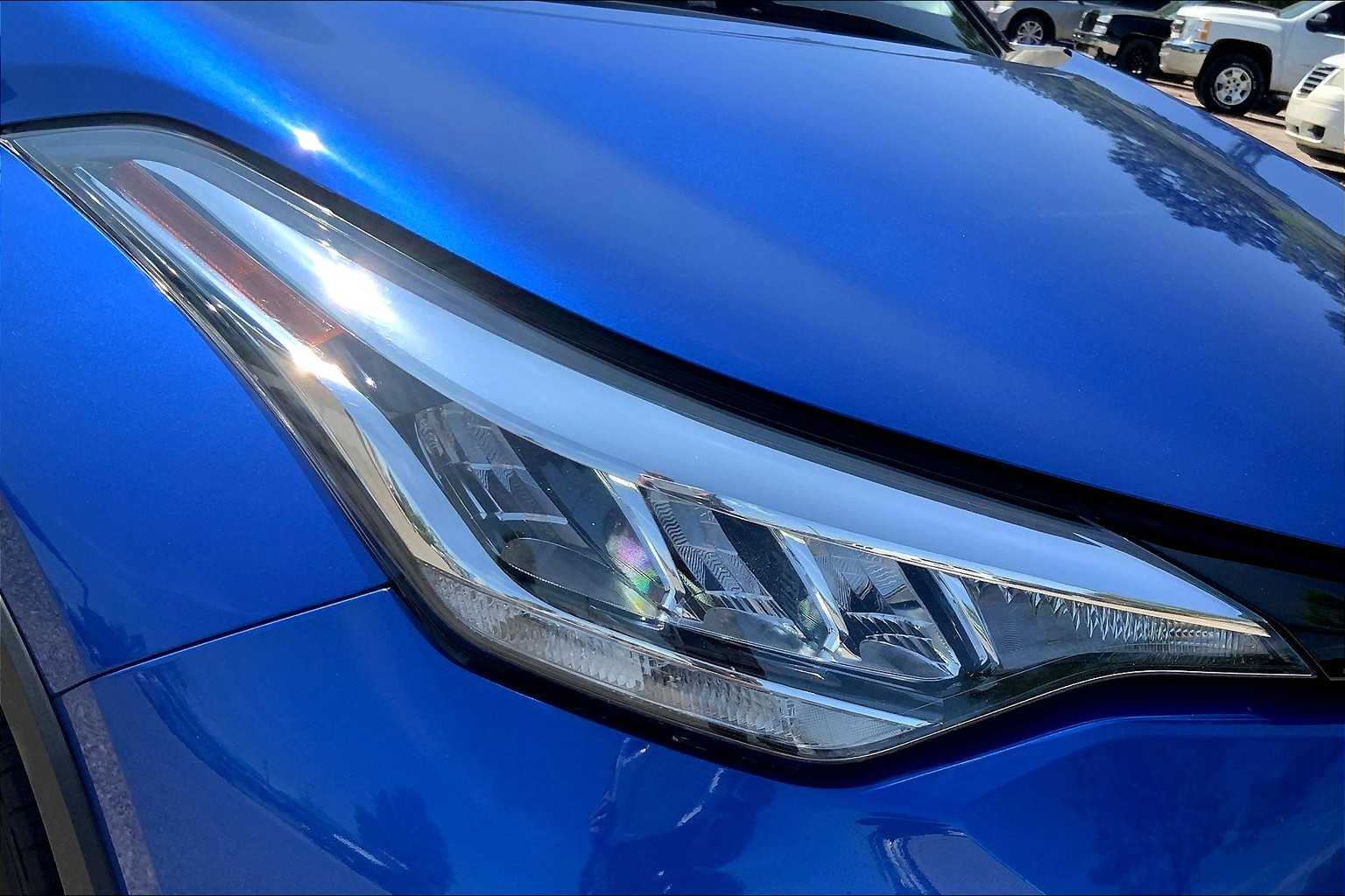 2020 Toyota C-HR LE photo 26