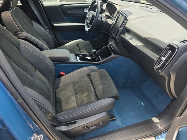 2022 Volvo C40 Recharge photo 32