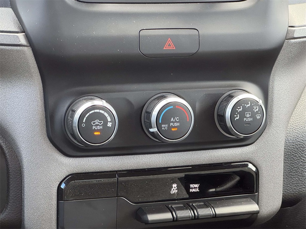 2019 Ram 1500 Tradesman photo 18