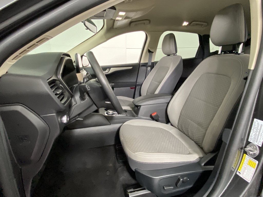 2020 Ford Escape SE photo 2