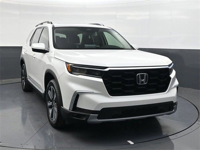 2025 Honda Pilot Touring's photo