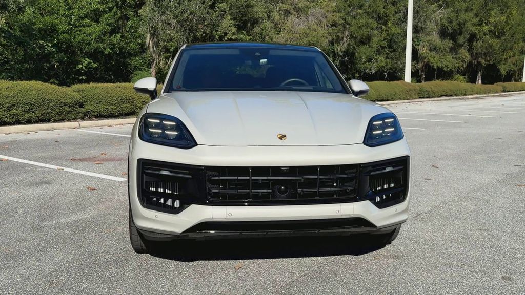 2025 Porsche Cayenne Coupe GTS photo 2