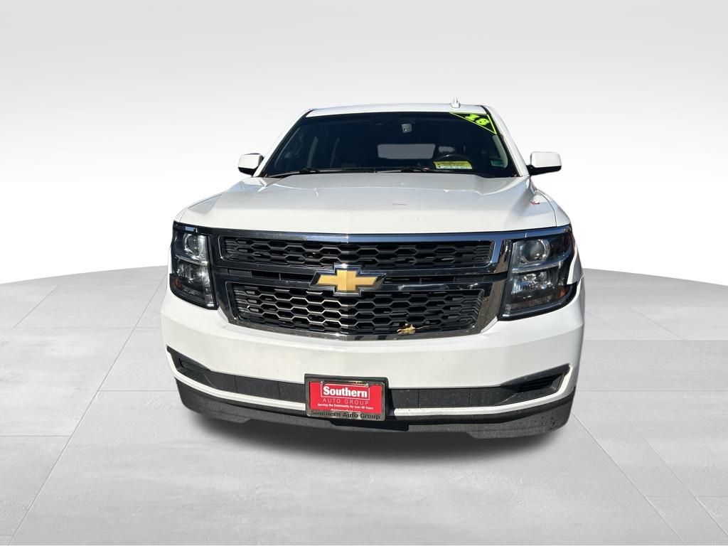 2018 Chevrolet Suburban LT photo 2