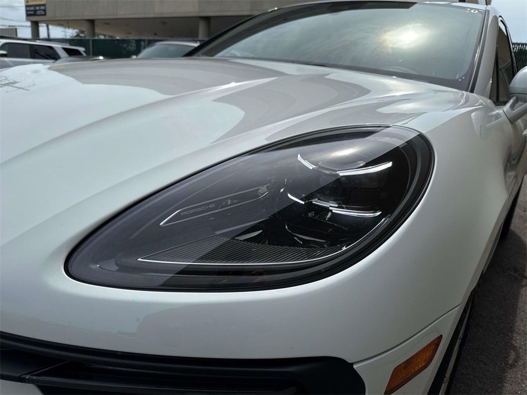 2024 Porsche Macan T photo 7