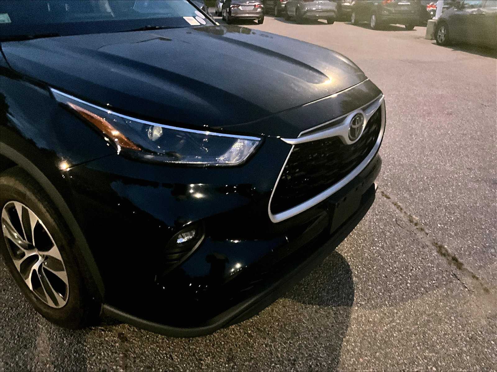 2023 Toyota Highlander XLE photo 4