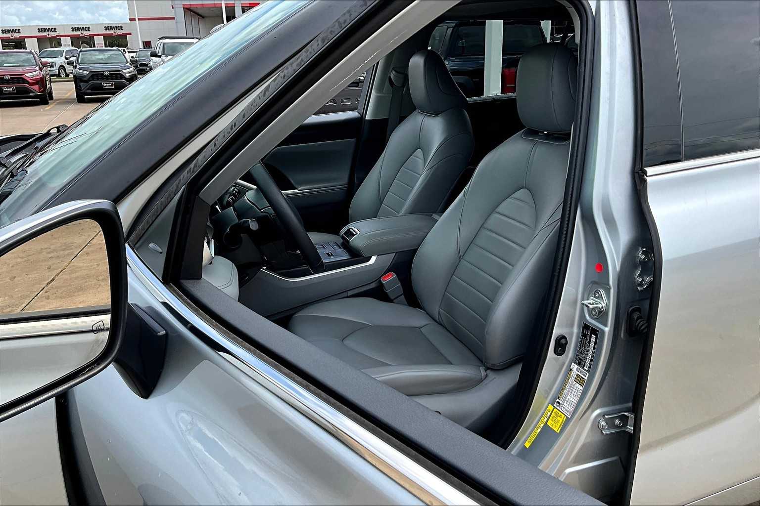 2022 Toyota Highlander Hybrid XLE photo 6