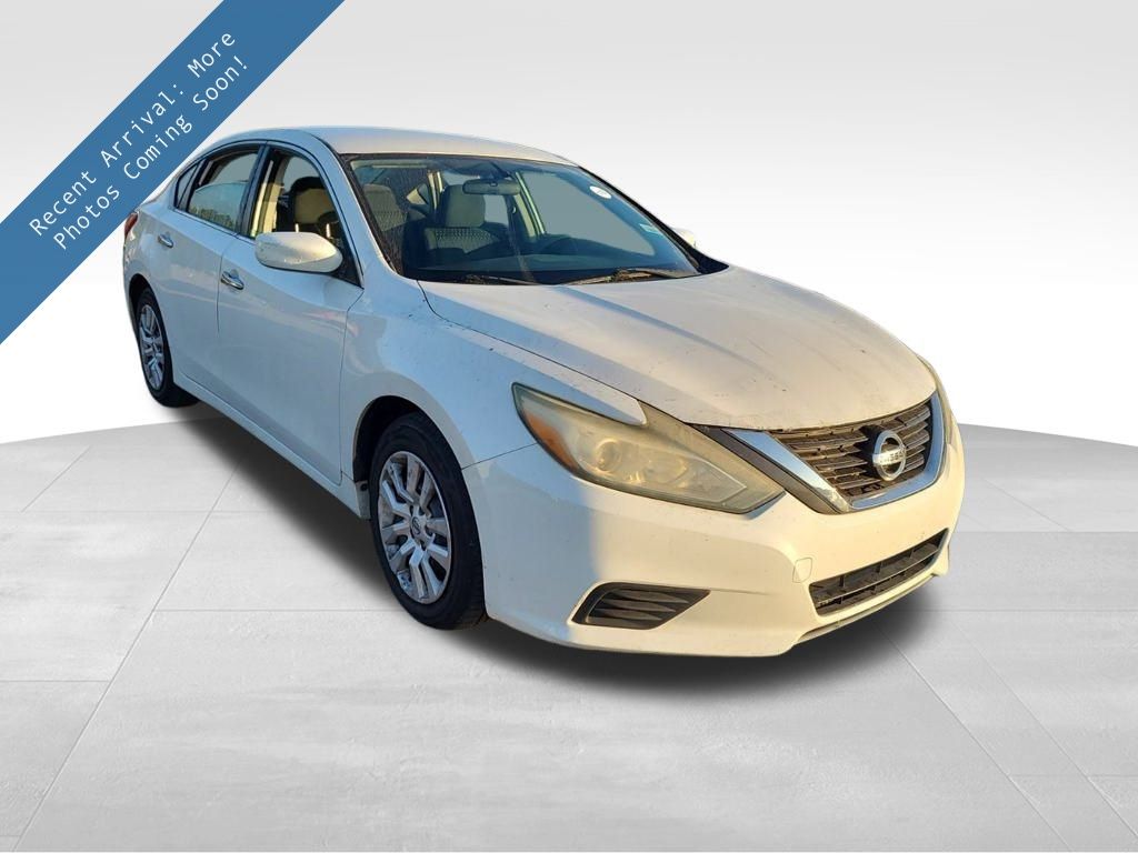2016 Nissan Altima S's photo