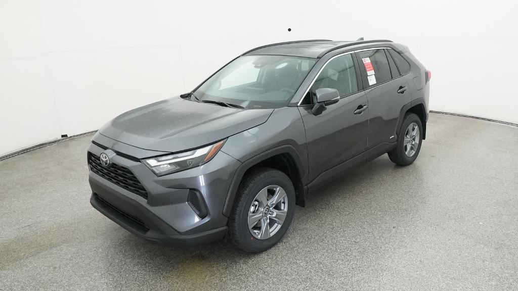 2025 Toyota RAV4 XLE's photo