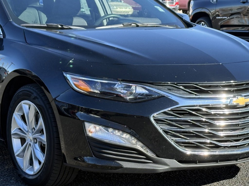 2024 Chevrolet Malibu 1LT photo 2