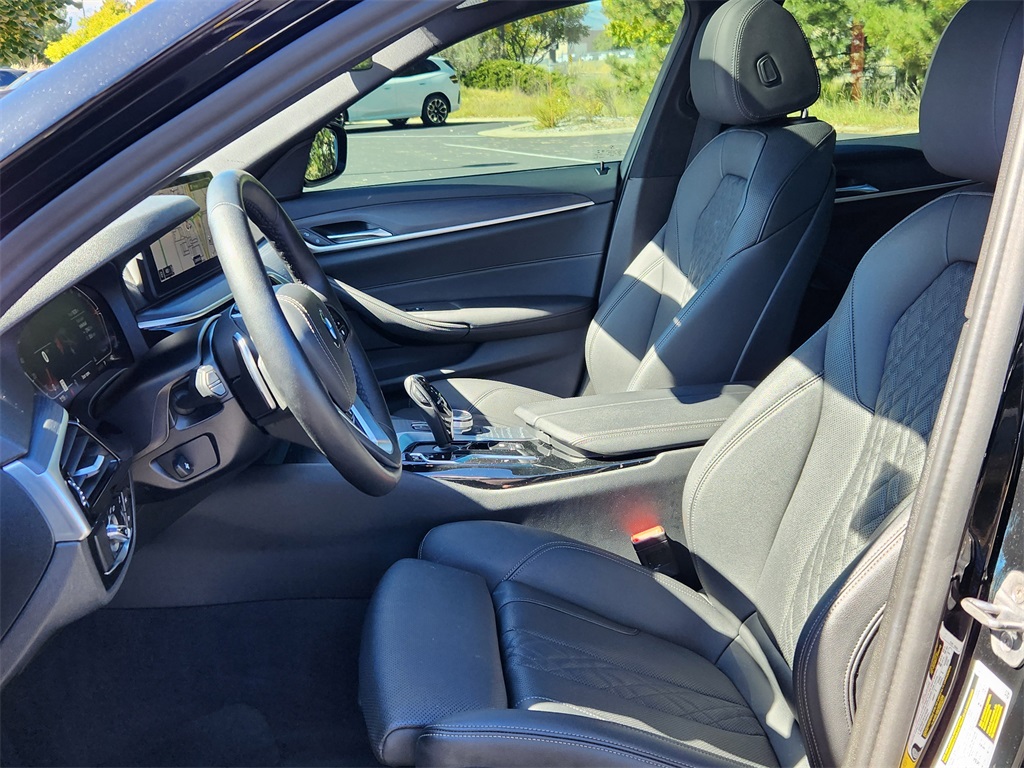 2022 Bmw 540i xDrive photo 2