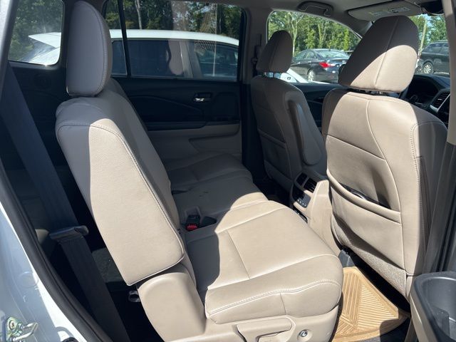 2016 Honda Pilot Touring photo 13