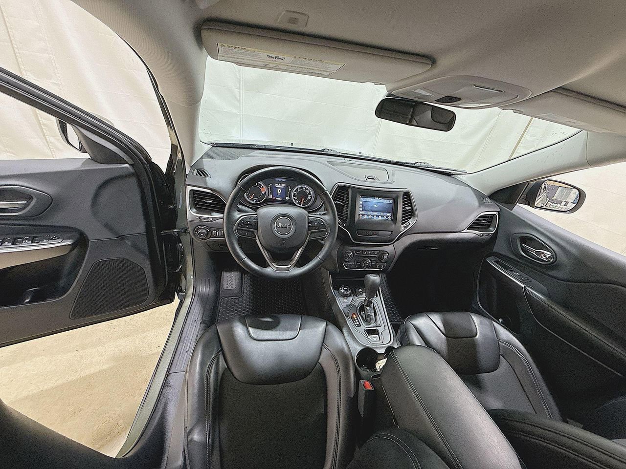 2019 Jeep Cherokee Latitude photo 16