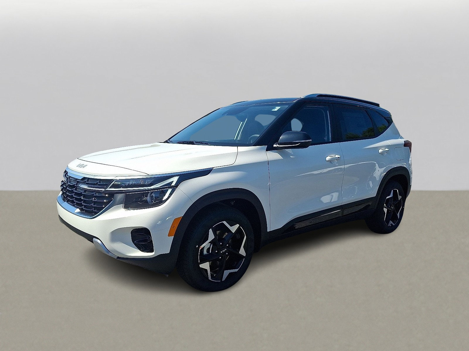 2025 Kia Seltos S photo 2